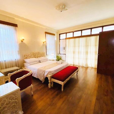 Casa Don Julian Guesthouse Bais ภายนอก รูปภาพ
