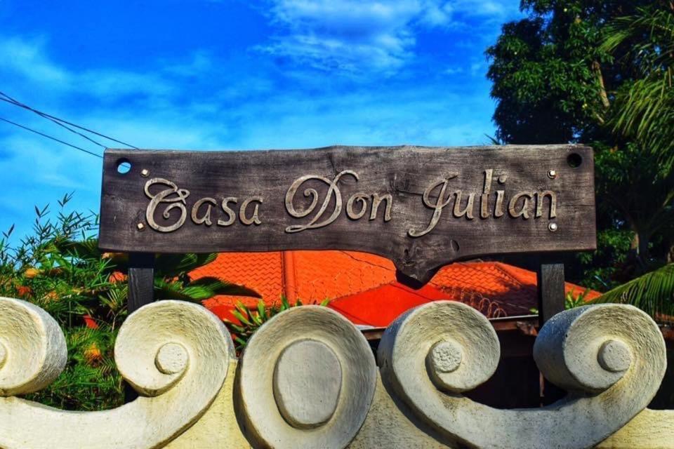 Casa Don Julian Guesthouse Bais ภายนอก รูปภาพ