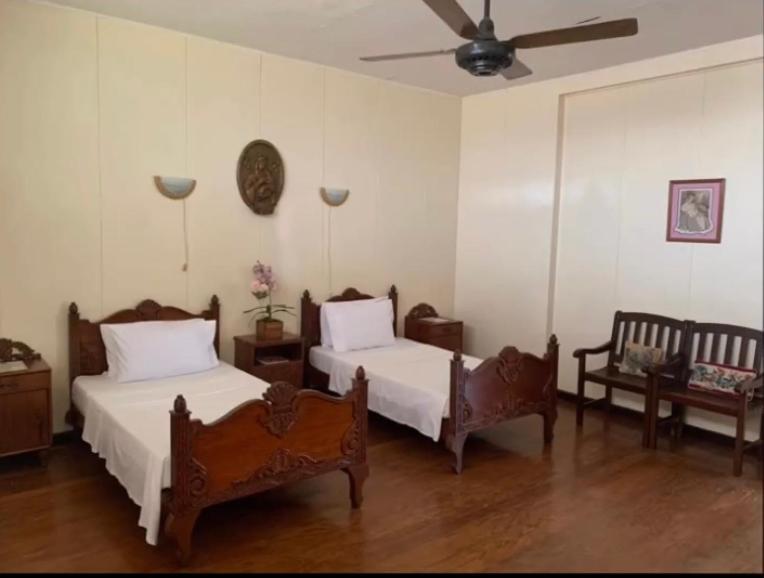 Casa Don Julian Guesthouse Bais ภายนอก รูปภาพ