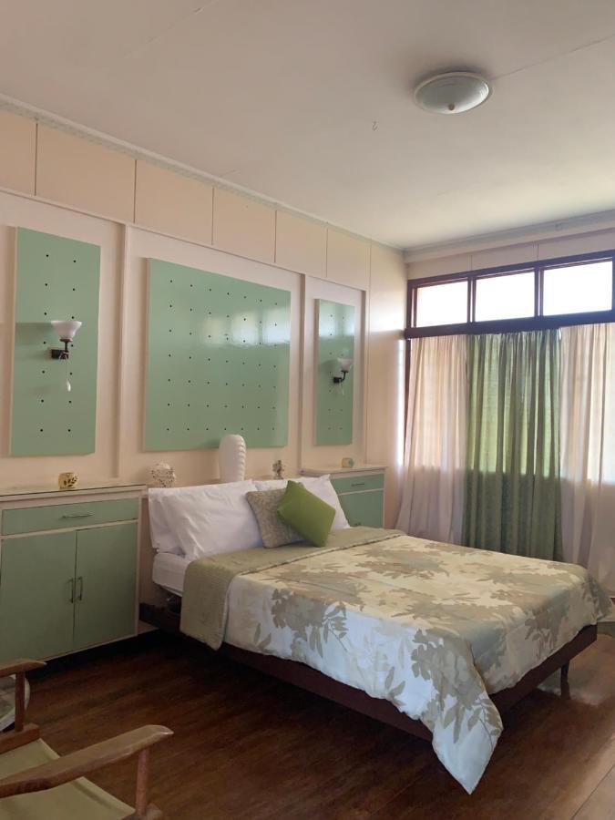 Casa Don Julian Guesthouse Bais ภายนอก รูปภาพ